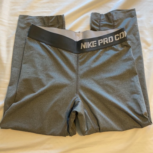 Nike Compression Capri - Picture 3 of 4